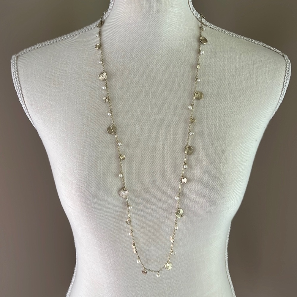 17” Gold Colored Single Strand Necklace w/ Gold and Pearl Charms Design